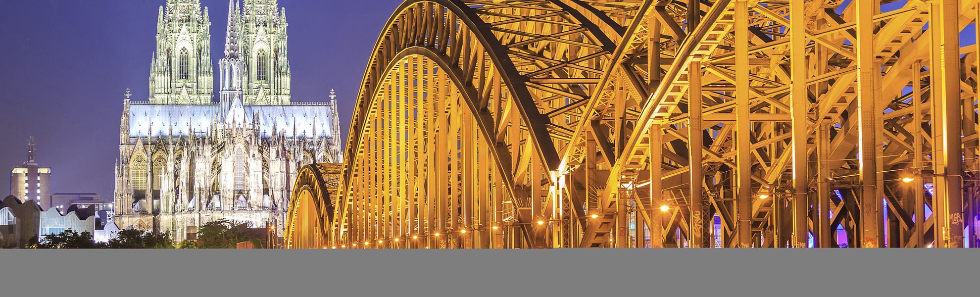 Kölner Dom und Hohenzollernbrücke bei Nacht, Deutschland