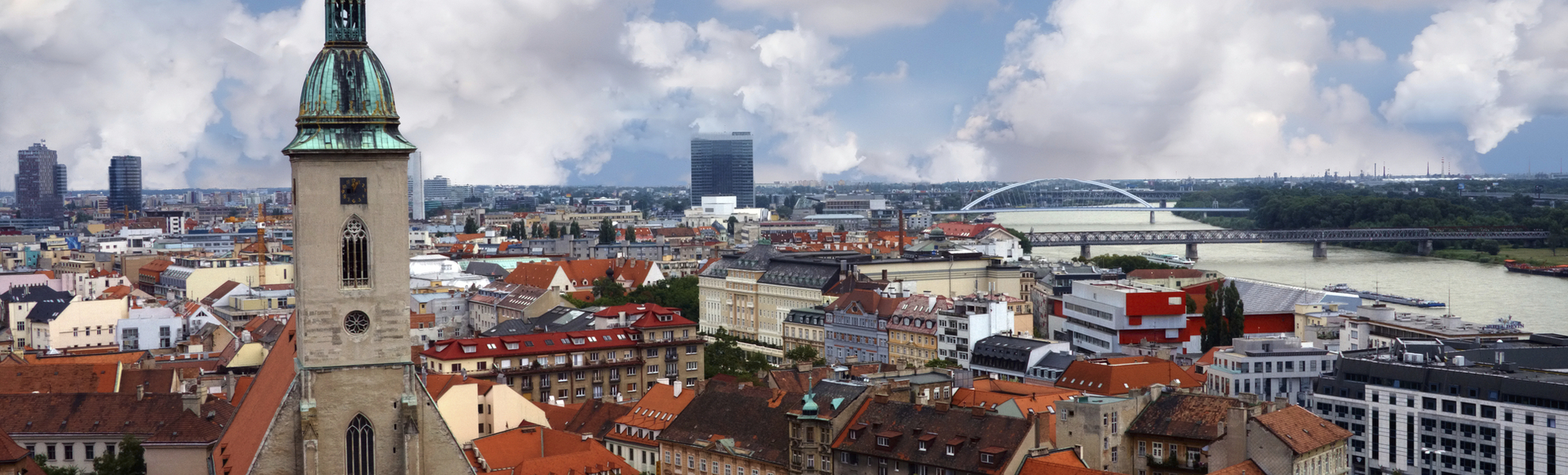 Blick auf den Martinsdom in Bratislava, Slowakei