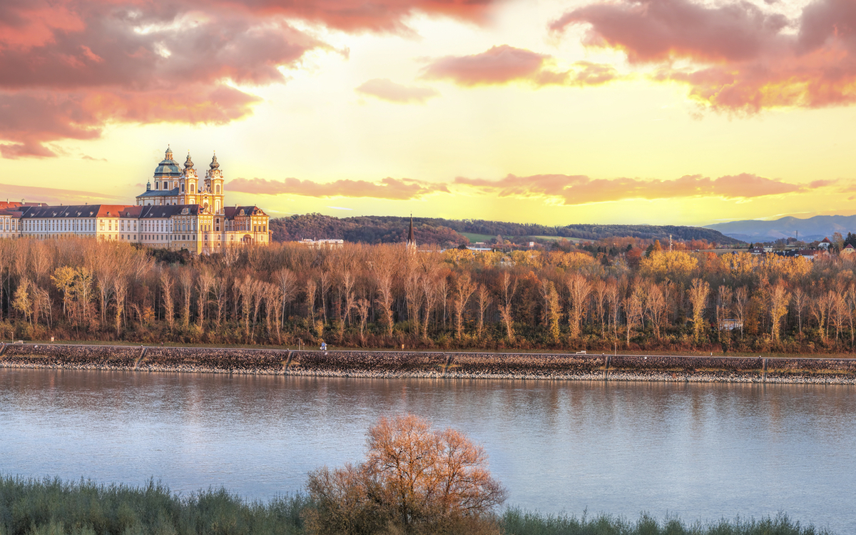 Flussufer am Danube in der Wachau