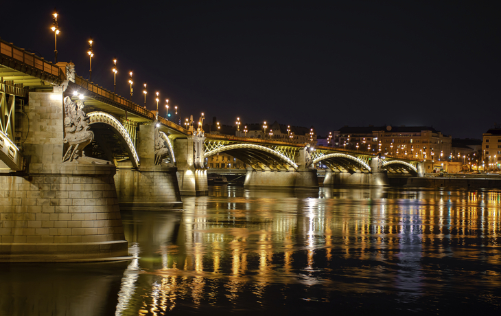 Budapest bei Nacht, Ungarn