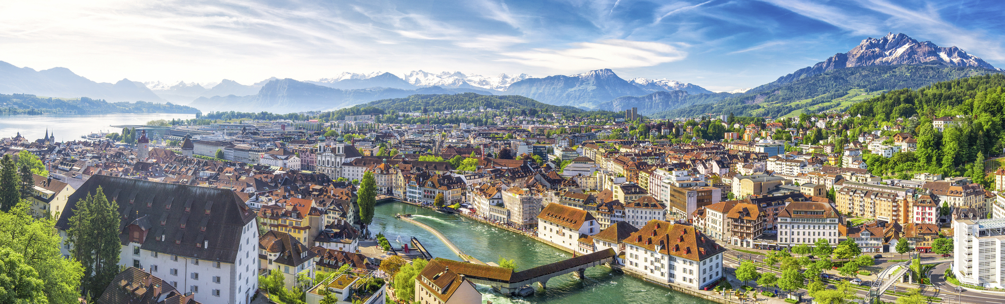 Chapel Brücke und Vierwaldstattersee in Luzern, Schweiz