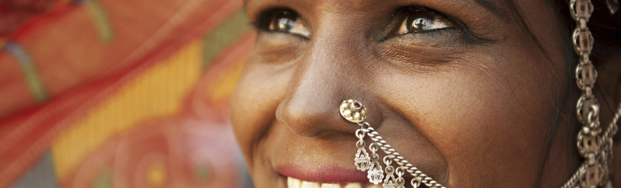 Inderin mit traditionellem Schmuck