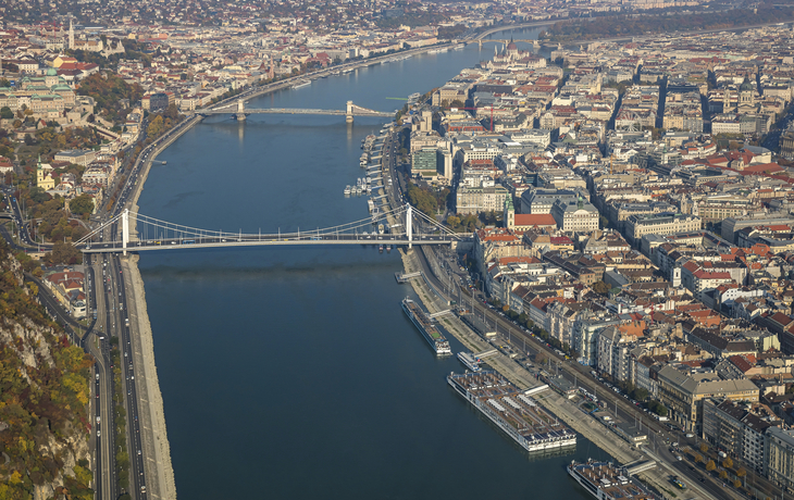 Liegestellen in Budapest, Ungarn