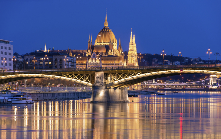Budapest bei Nacht, Ungarn