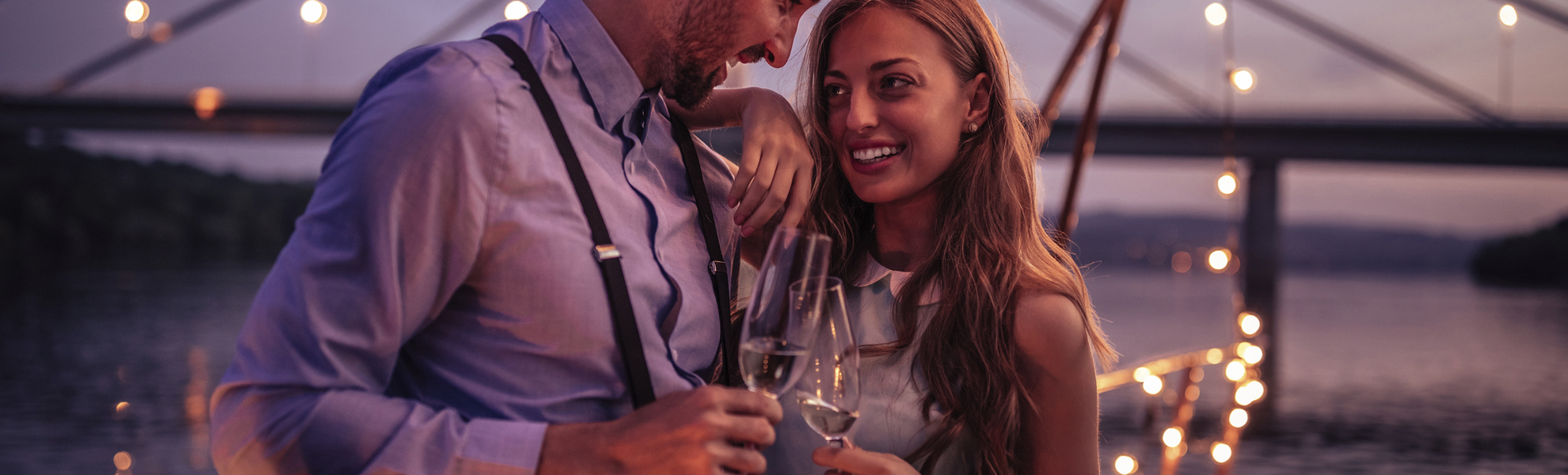 Paar auf einem Flusskreutzfahrtschiff