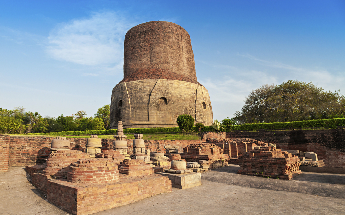 Dhamek Stupa in Sarnath, Indien