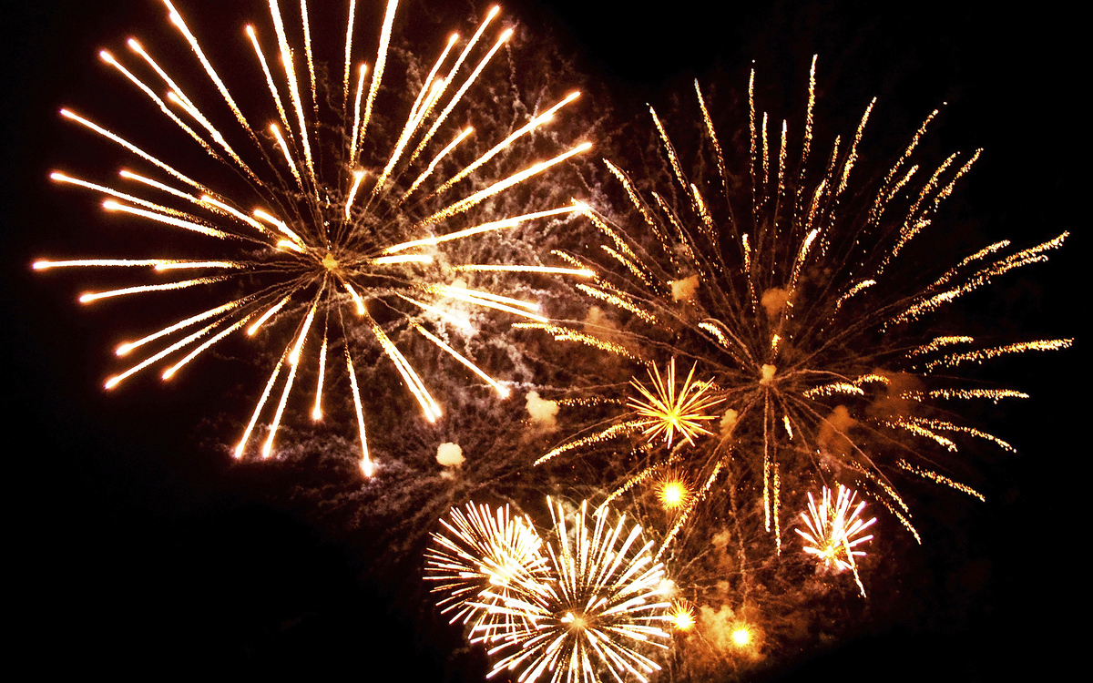 prachtvolles Höhenfeuerwerk