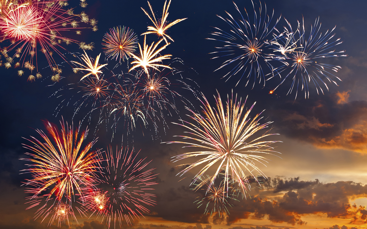 prachtvolles Höhenfeuerwerk