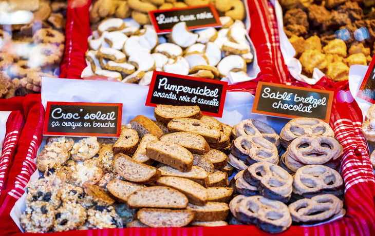 Gebaeck auf dem Weihnachtsmarkt, Frankreich