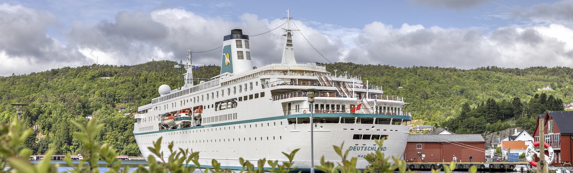 MS Deutschland im Flekkefjord
