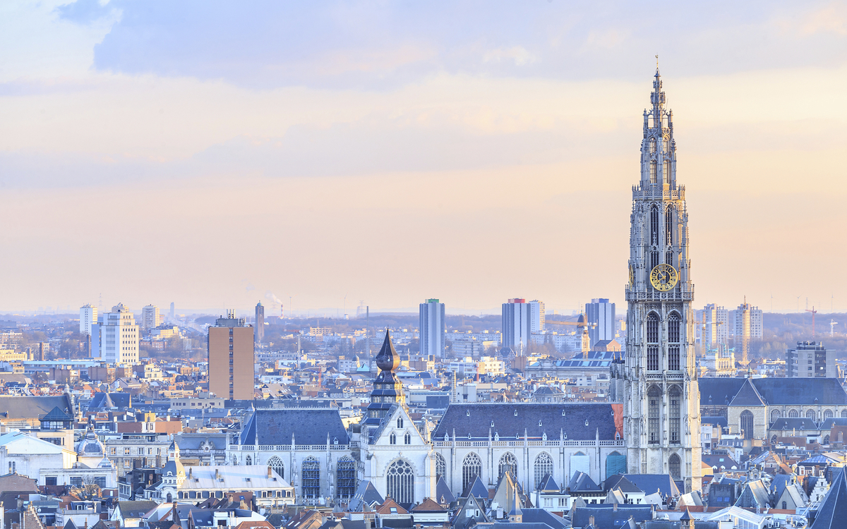 Skyline mit Domkirche von Antwerpen, Belgien