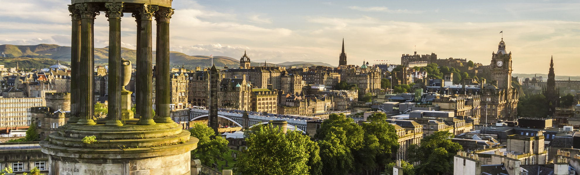 Blick über die Dächer Edinburghs, Schottland