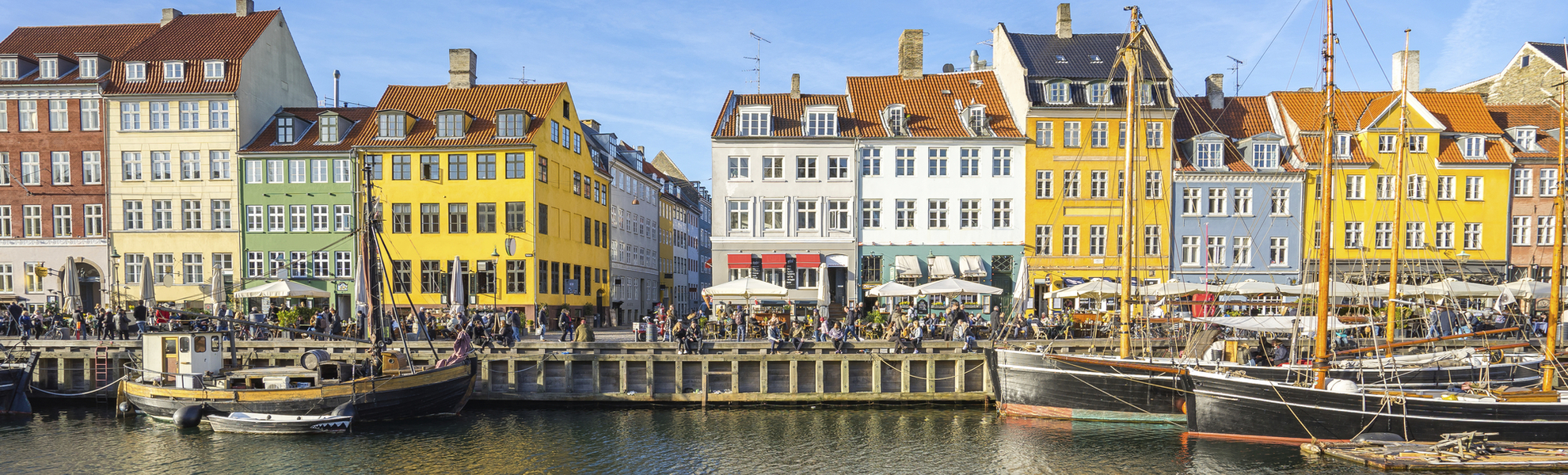 Nyhavn, zentraler Hafen und Flaniermeile Kopenhagens, Dänemark