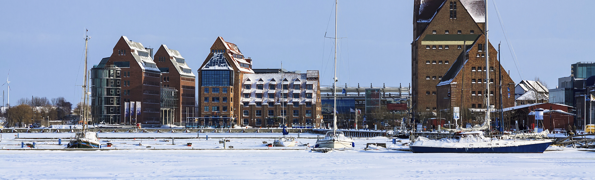Hafen von Rostock im Winter, Deutschland