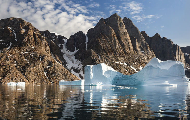 Eisberg im Kangertittivaq, dem längsten Fjord der Welt, Grönland