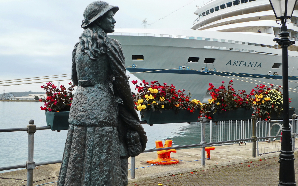 MS Artania in Cobh