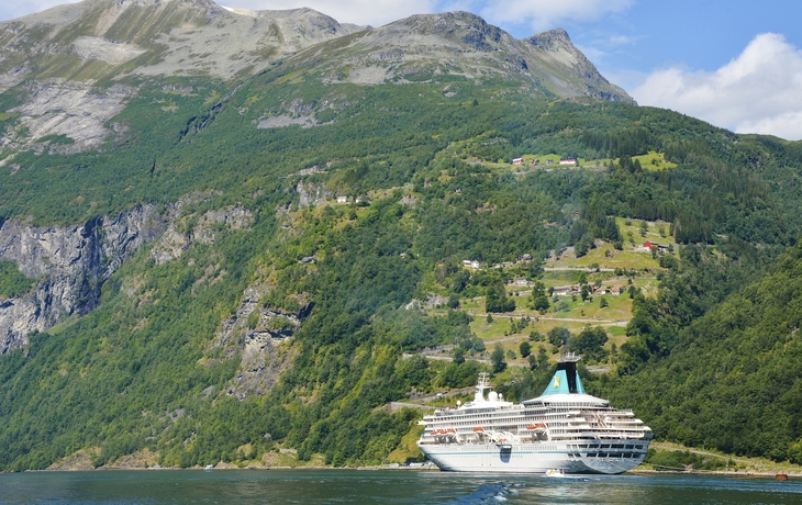 MS Artania im Geirangerfjord