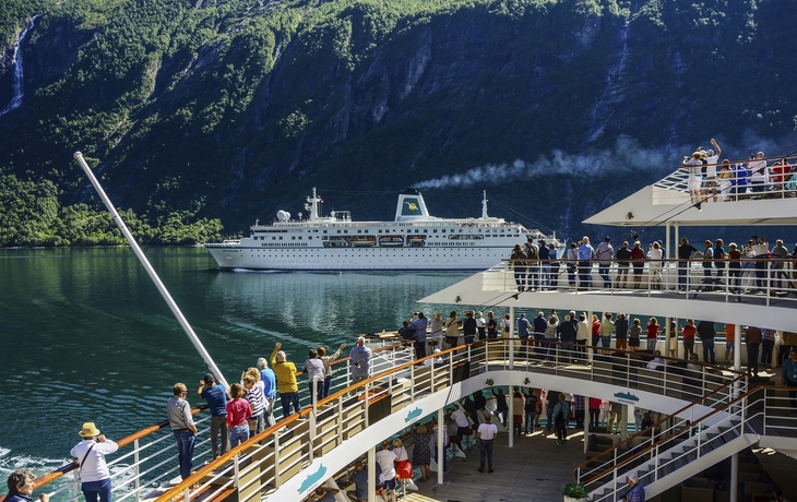 MS Artania im Geiranger Fjord