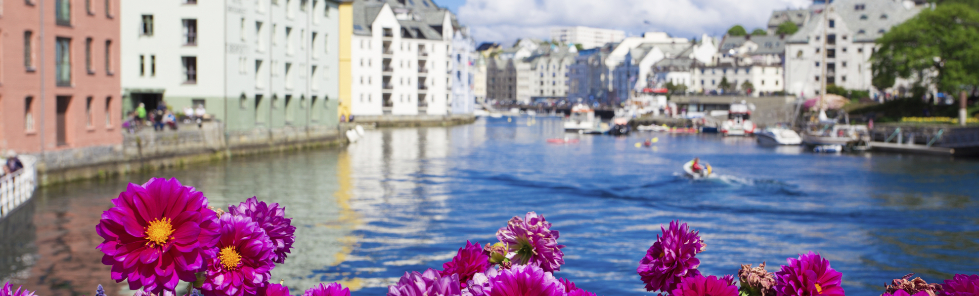 Kanal in Alesund, Norwegen
