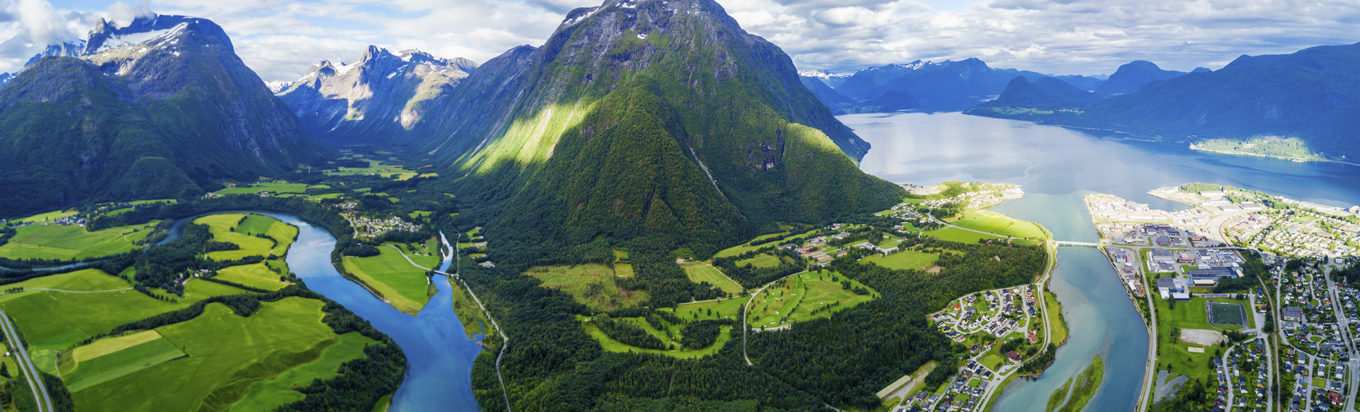 Luftansicht auf Andalsnes, Norwegen