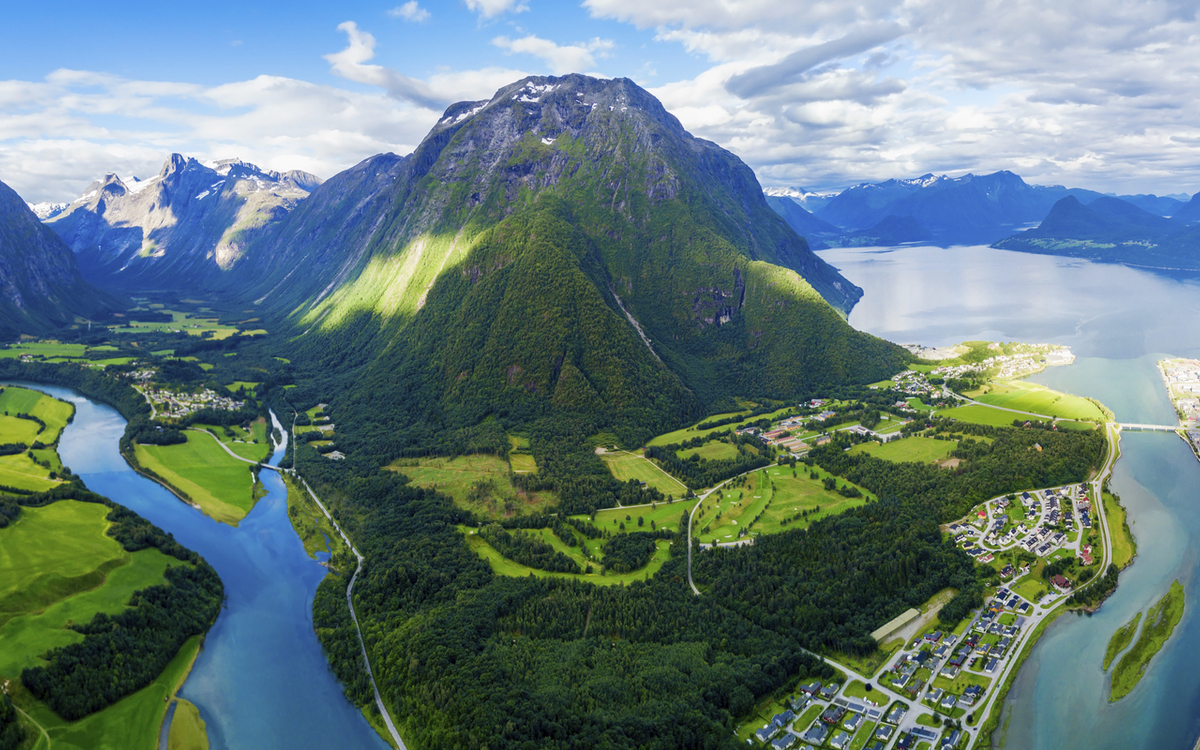 Luftansicht auf Andalsnes, Norwegen