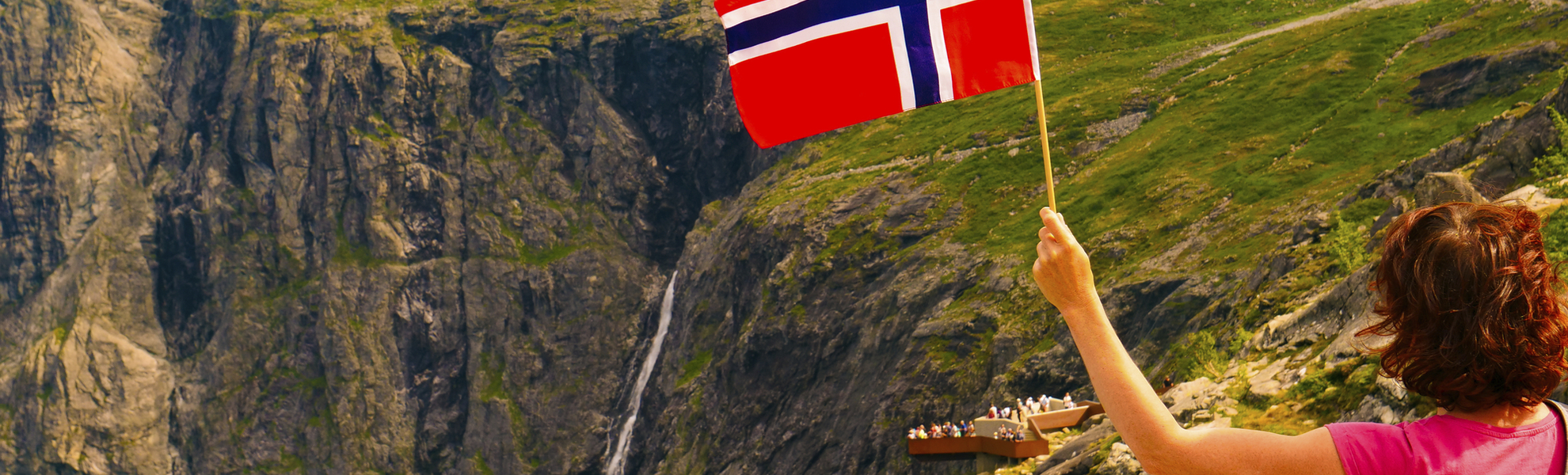 Nationalflagge vor dem Trolligsten