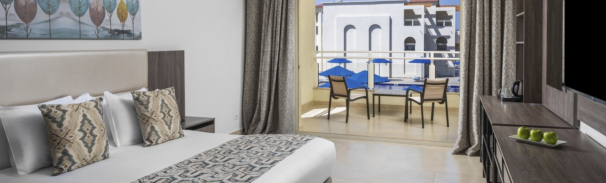 Beispiel Deluxezimmer Poolblick