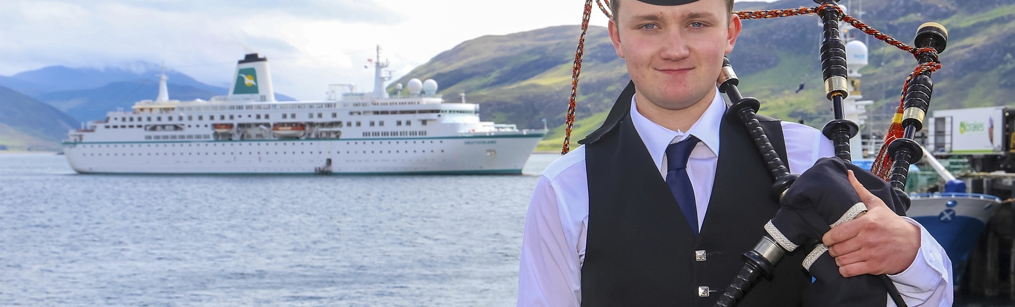 MS Deutschland in Ullapool