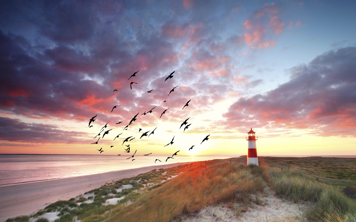 Sonnenuntergang über dem Leuchtturm in List, Sylt