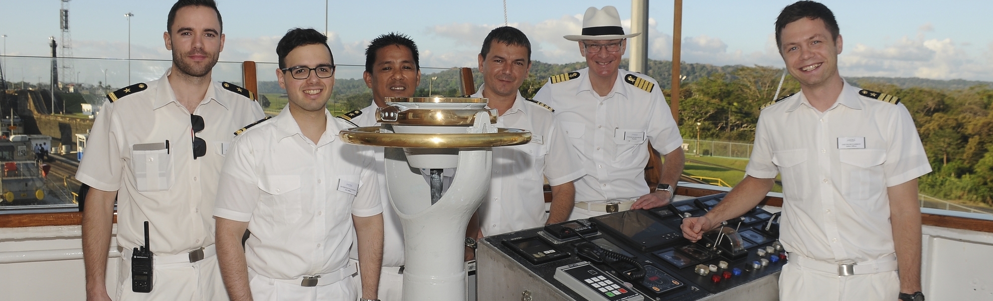 MS Amera im Panamakanal