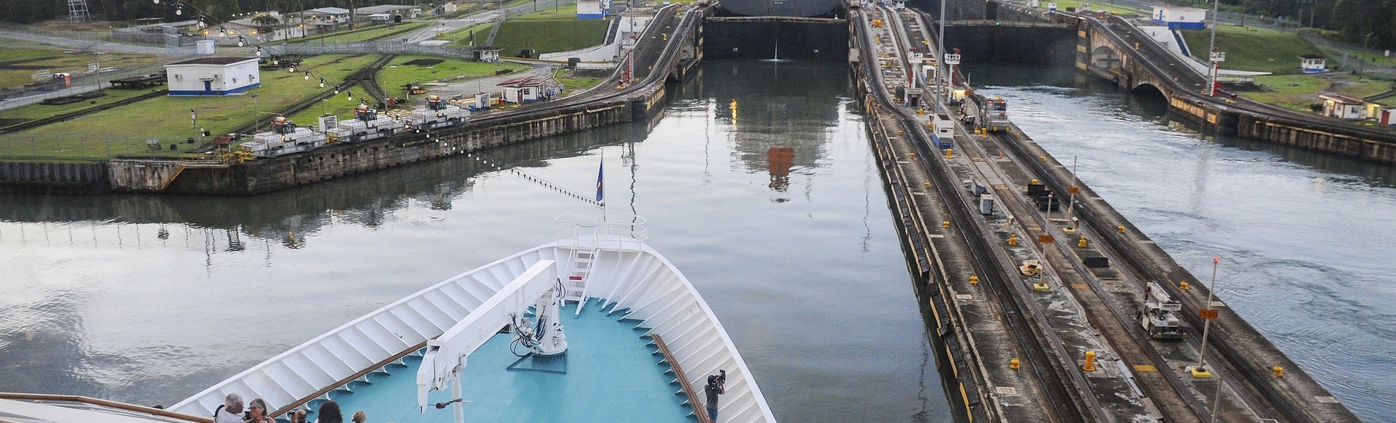 MS Amera im Panamakanal