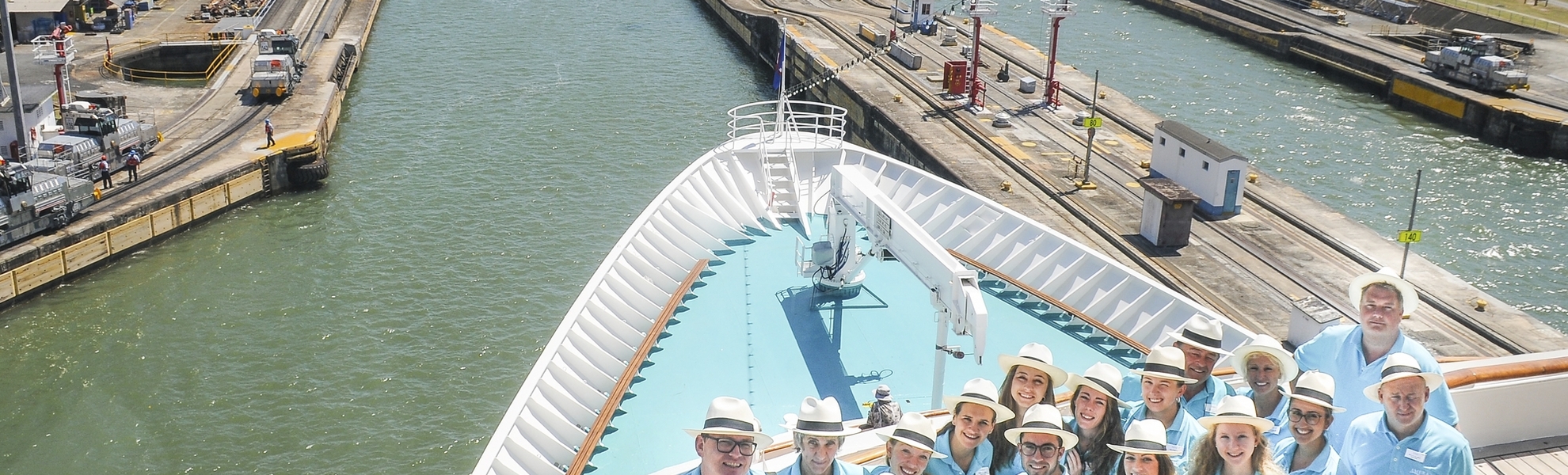 MS Amera im Panamakanal