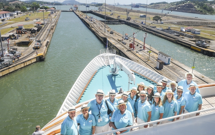 MS Amera im Panamakanal