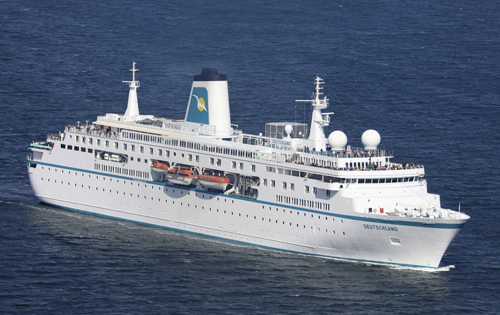 MS Deutschland auf hoher See