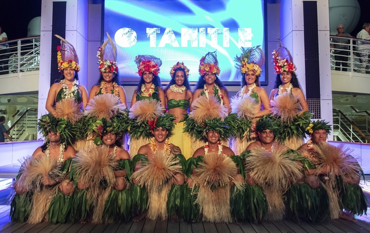 Folkloreshow an Bord von MS Amera