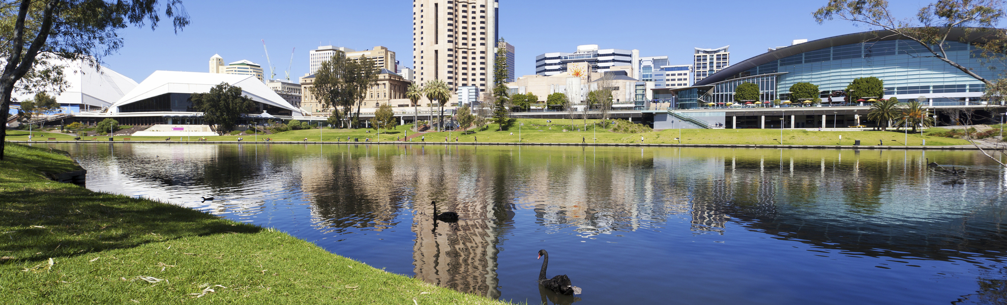 Ufer des Torrens River in Adelaide, Australien