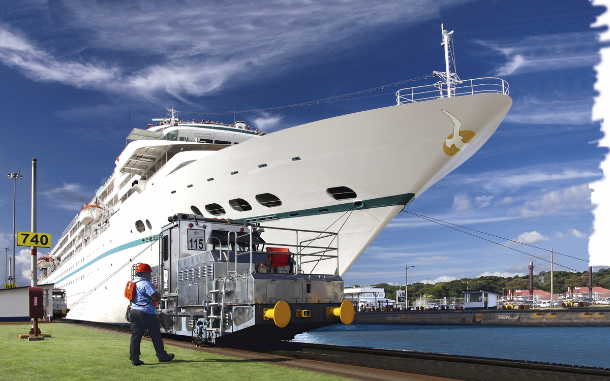 MS Amadea im Panamakanal, Panama