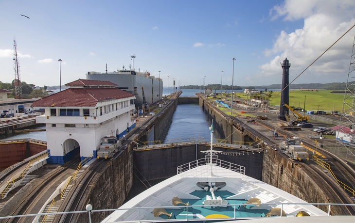 MS Amadea im Panama Kanal