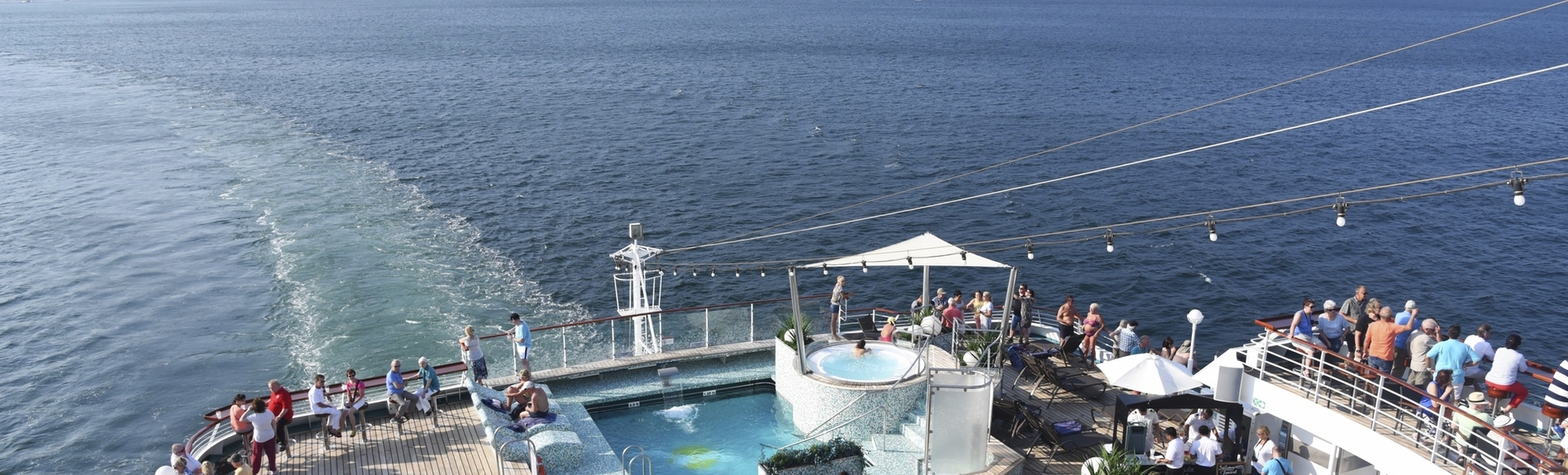 MS Amadea mit Blick auf Acapulco