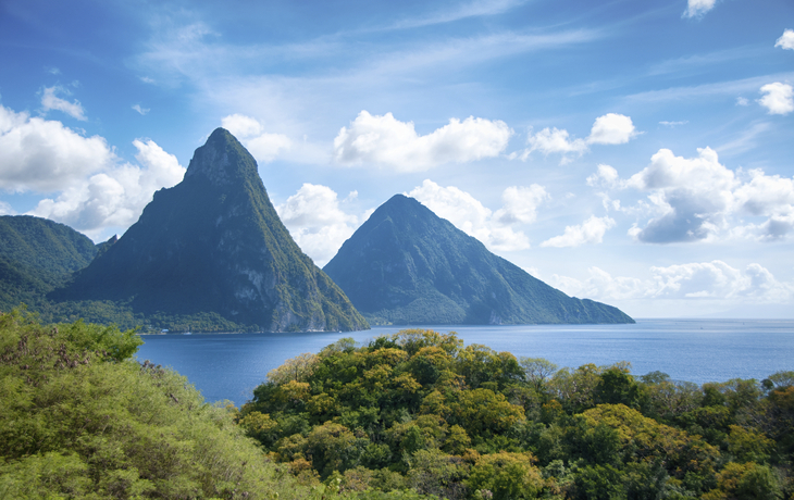 Blick auf den kleinen und großen Piton, St. Lucia