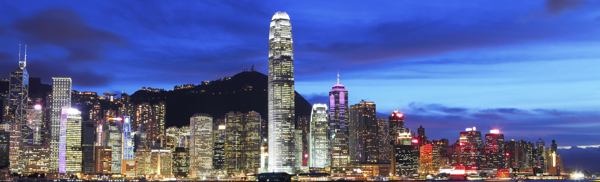 Skyline von Hongkong bei Nacht, China