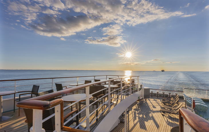 Abendstimmung an Deck, MS Amadea