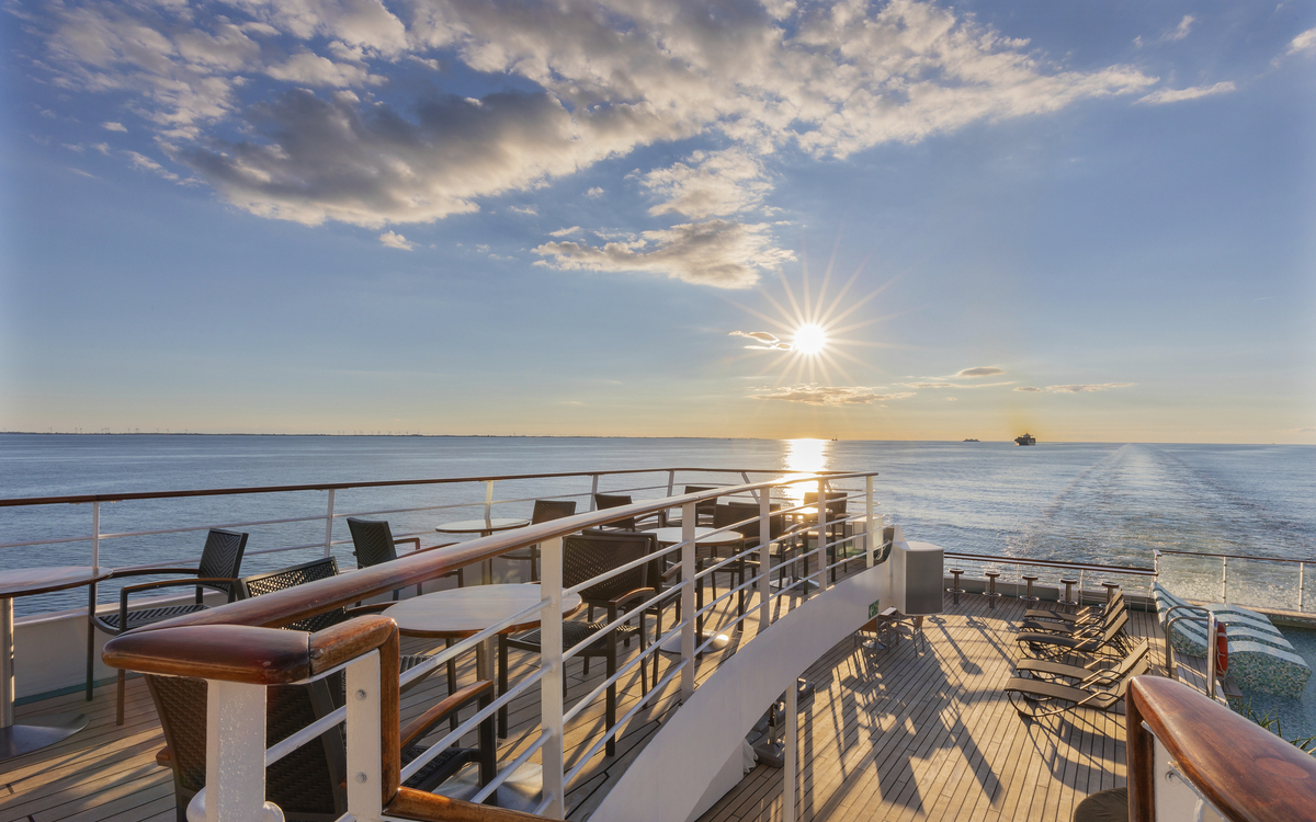 Abendstimmung an Deck, MS Amadea