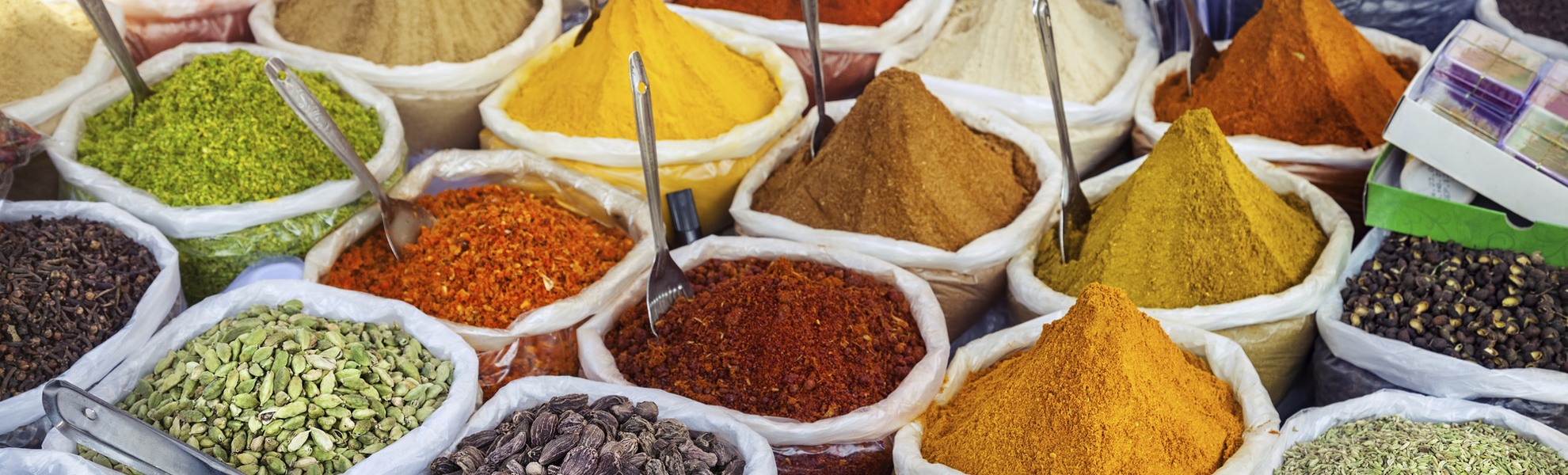 Gewuerze auf dem Markt, Indien