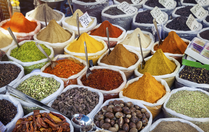 Gewuerze auf dem Markt, Indien