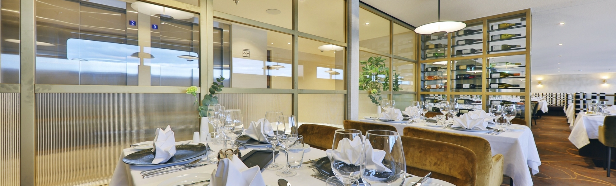 MS Aurelia, Restaurant