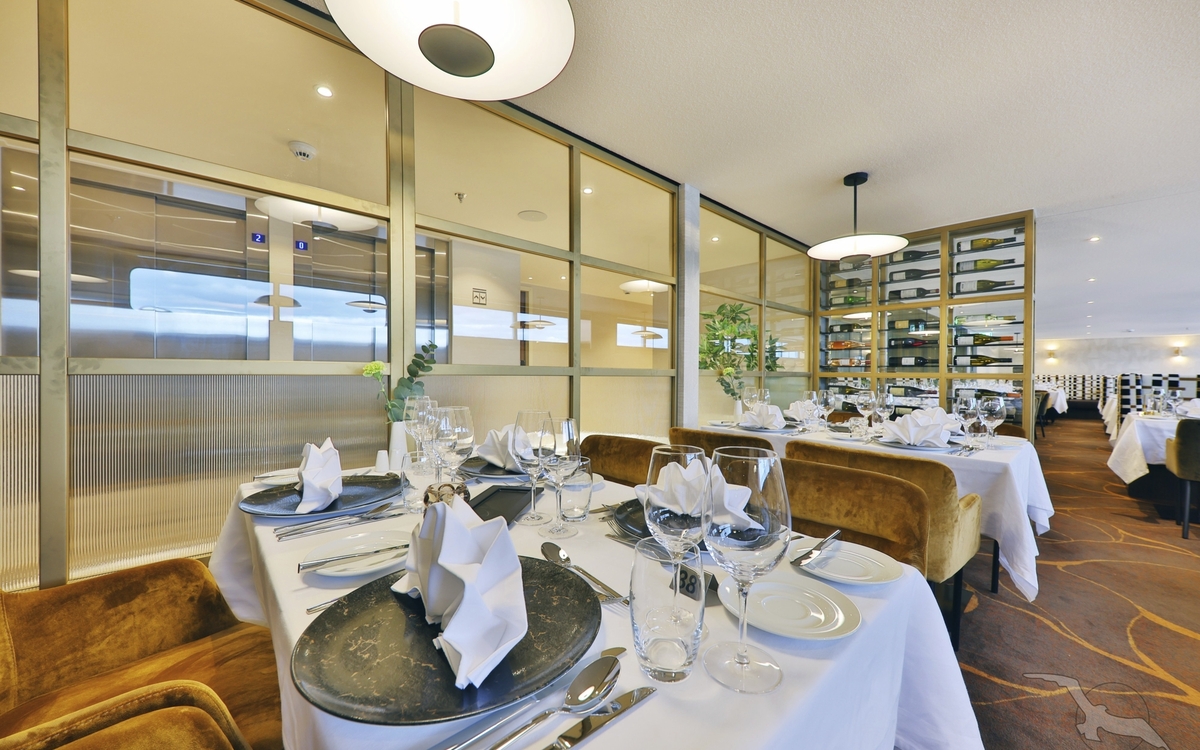 MS Aurelia, Restaurant