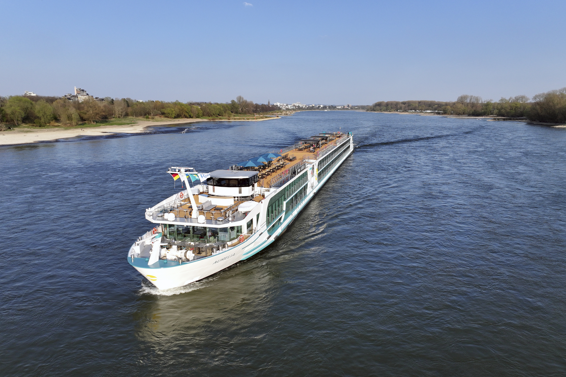 MS Aurelia auf dem Rhein