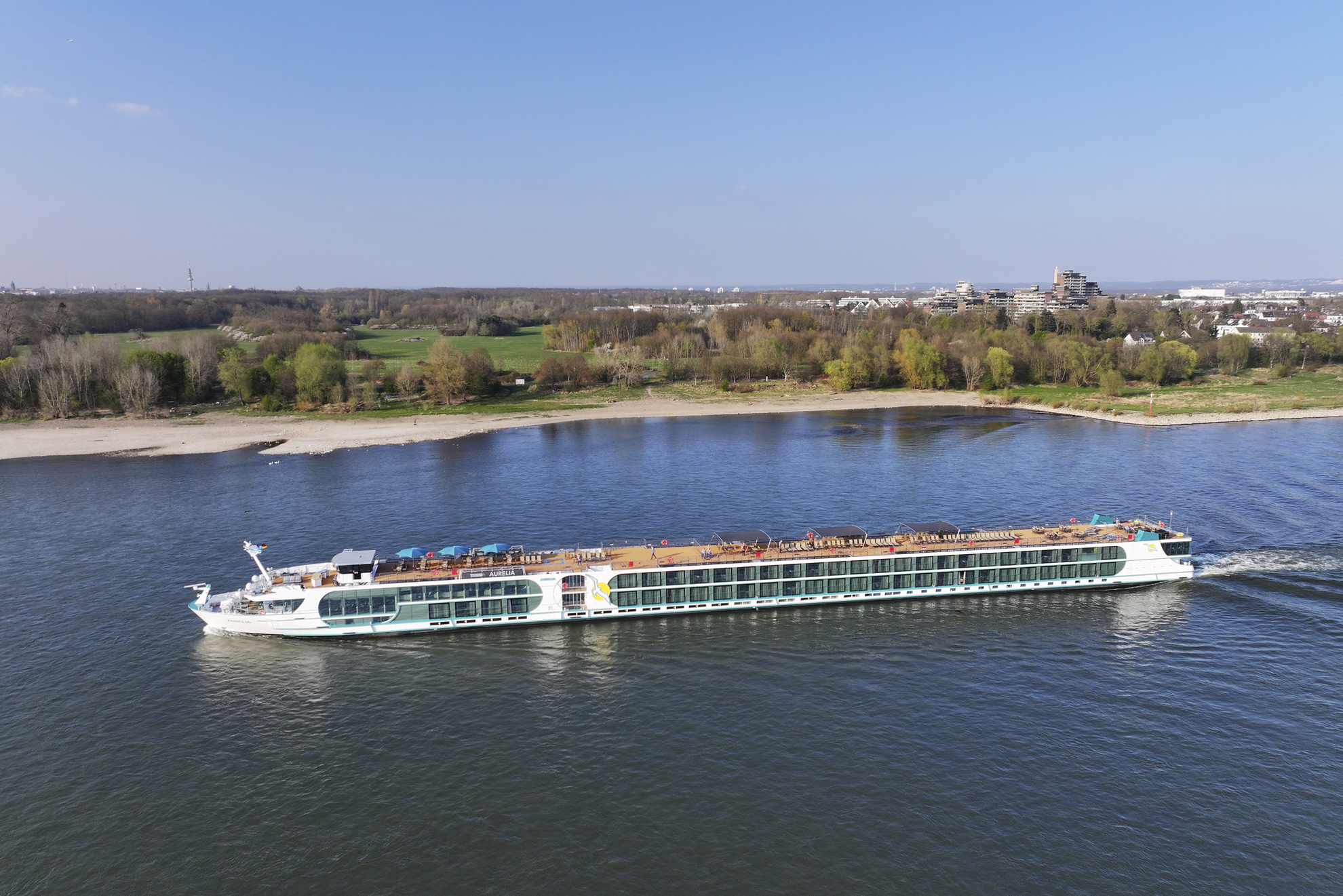 MS Aurelia auf dem Rhein