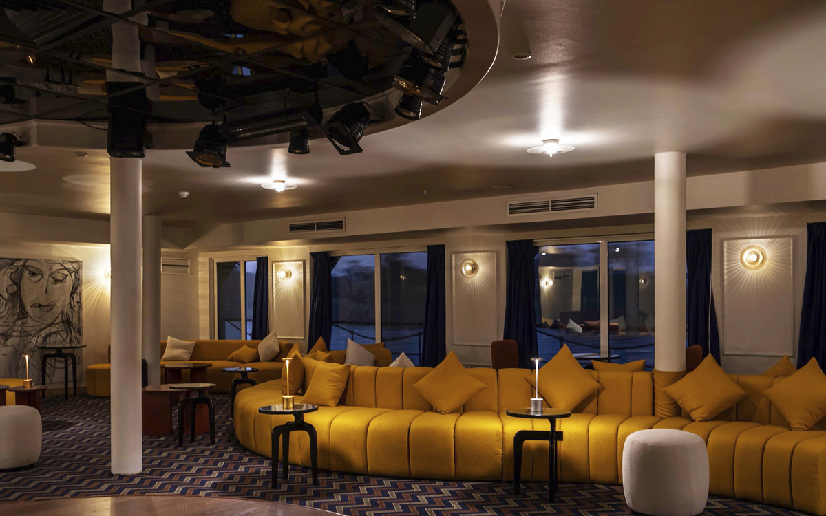 Grand Mandarin